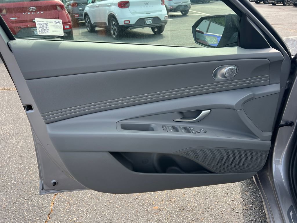 Certified 2025 Hyundai Elantra SEL image 10