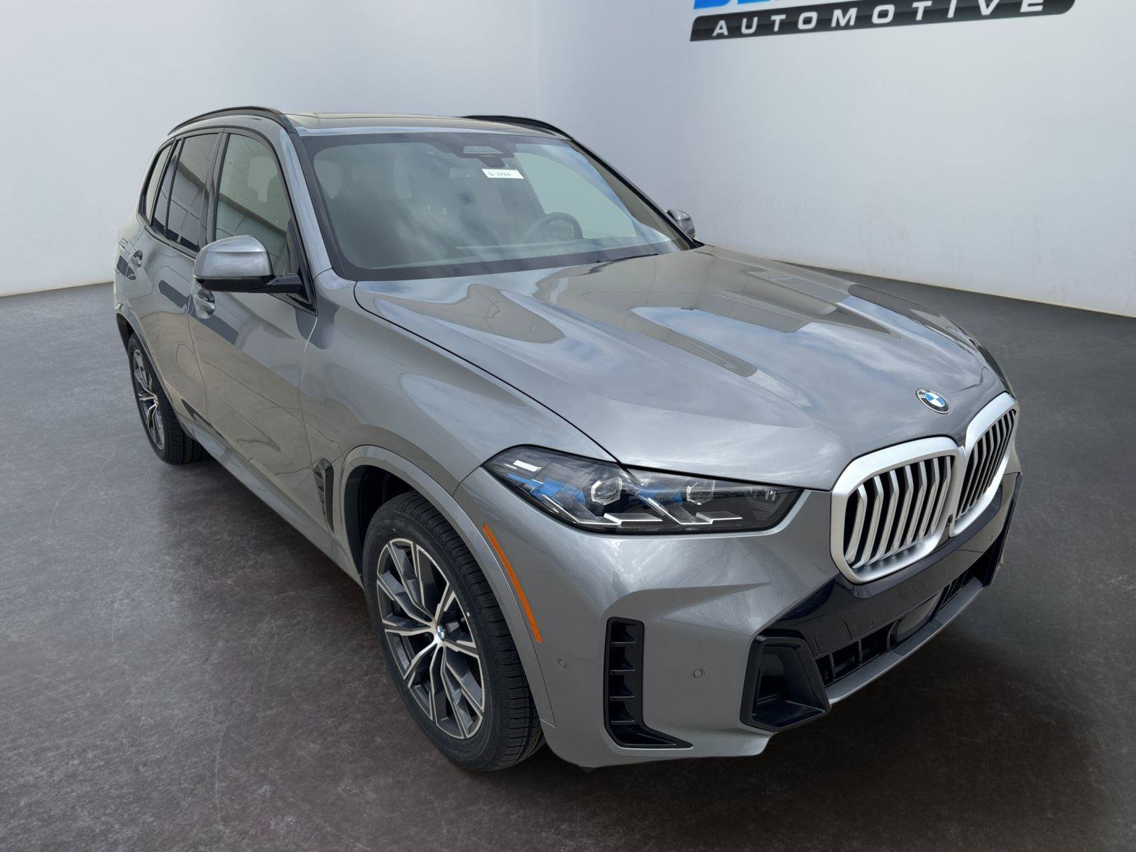 Used 2026 BMW X5 xDrive40i w/ M Sport Package AWD/4WD image 11