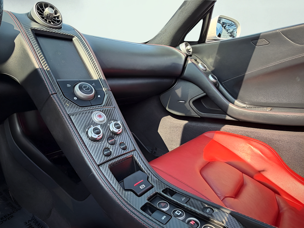 Used 2015 McLaren 650S Spider RWD image 49
