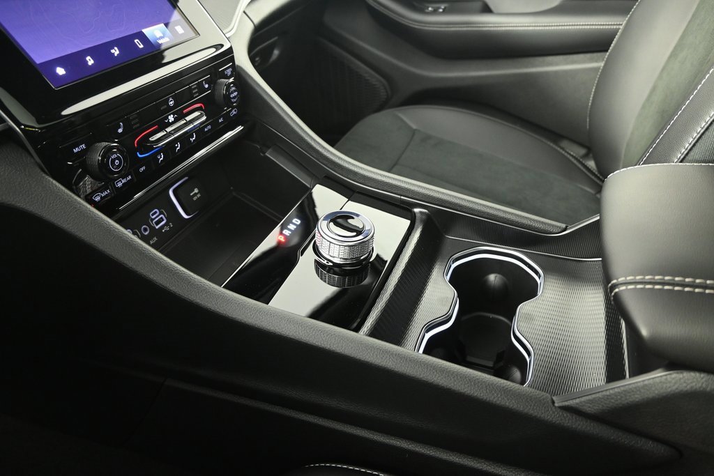 New 2025 Jeep Grand Cherokee Altitude image 29