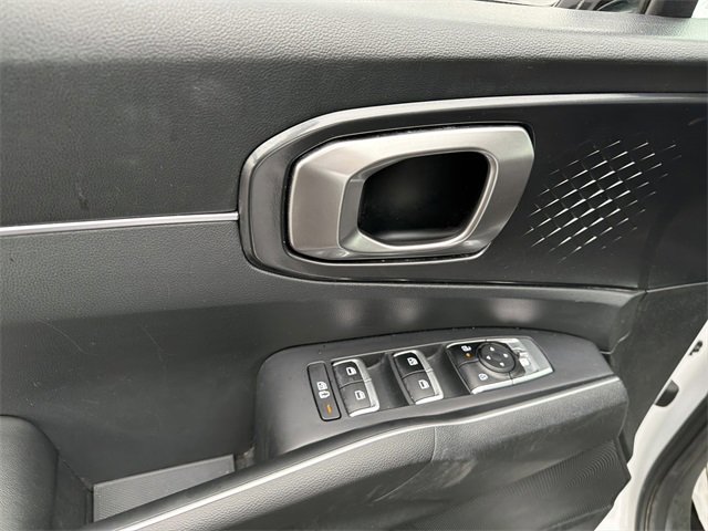 Used 2024 Kia Sorento S image 14
