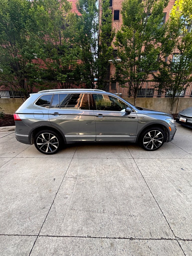 Used 2023 Volkswagen Tiguan SEL R-Line AWD/4WD image 7