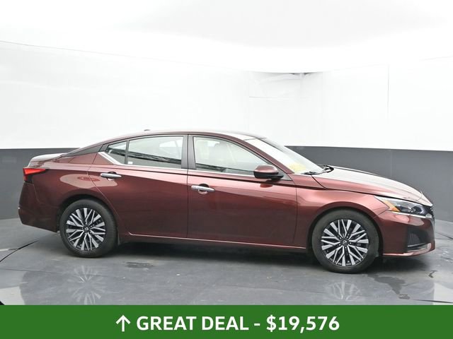 Used 2023 Nissan Altima 2.5 SV FWD image 13