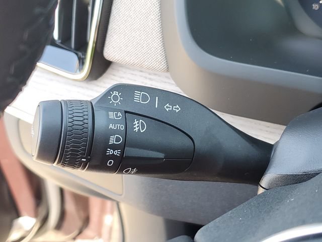 New 2026 Volvo XC90 B5 Plus w/ Protection Package Premier AWD/4WD image 11
