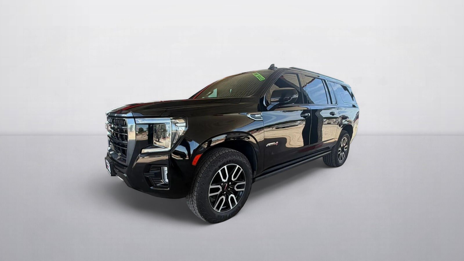 Used 2022 GMC Yukon XL AT4 w/ Max Trailering Package AWD/4WD image 1