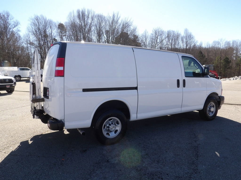 Used 2022 Chevrolet Express 3500 w/ Driver Convenience Package image 8