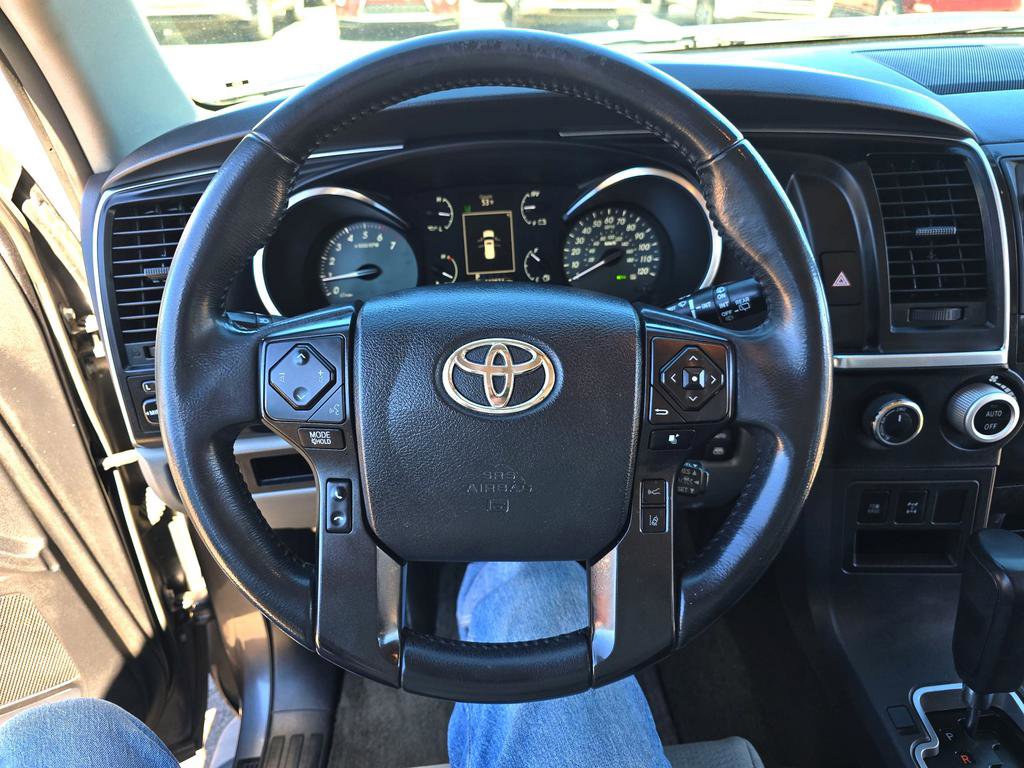 Used 2018 Toyota Sequoia SR5 w/ Carpet Mat Package AWD/4WD image 19
