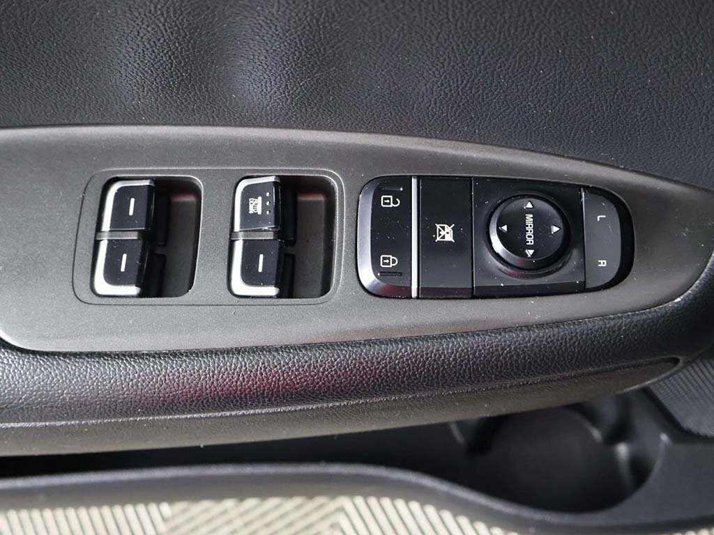 Used 2017 Kia Optima LX image 32