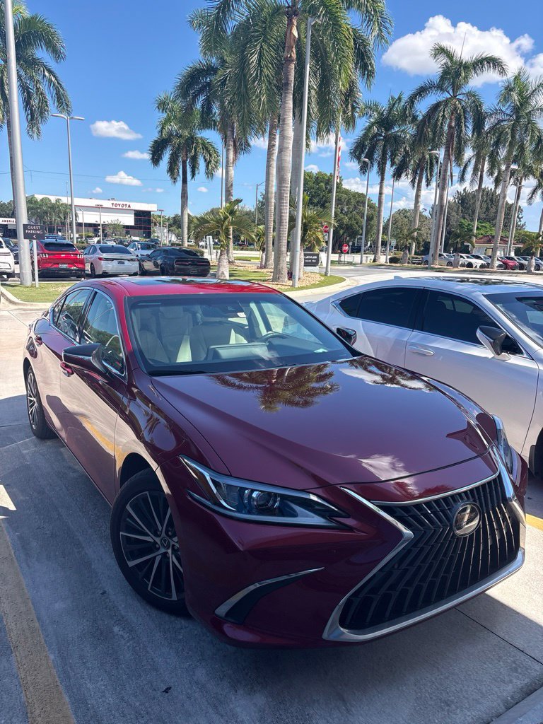 Certified 2025 Lexus ES 300h w/ Premium Package FWD image 1