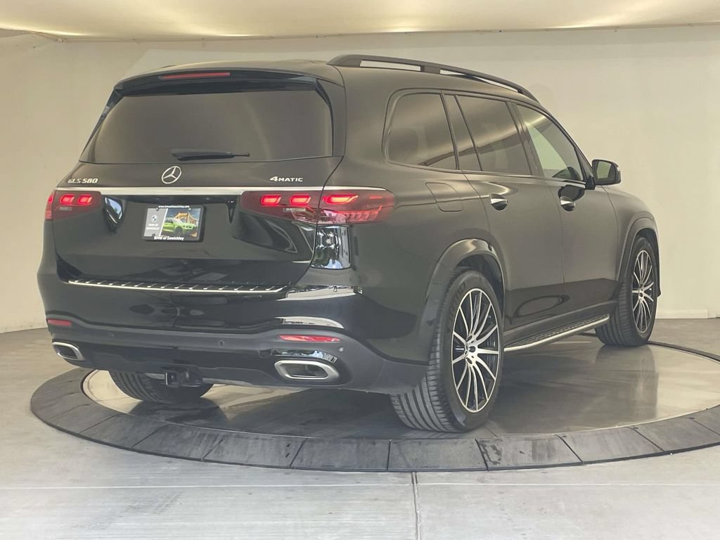 Used 2025 Mercedes-Benz GLS 580 4MATIC image 5