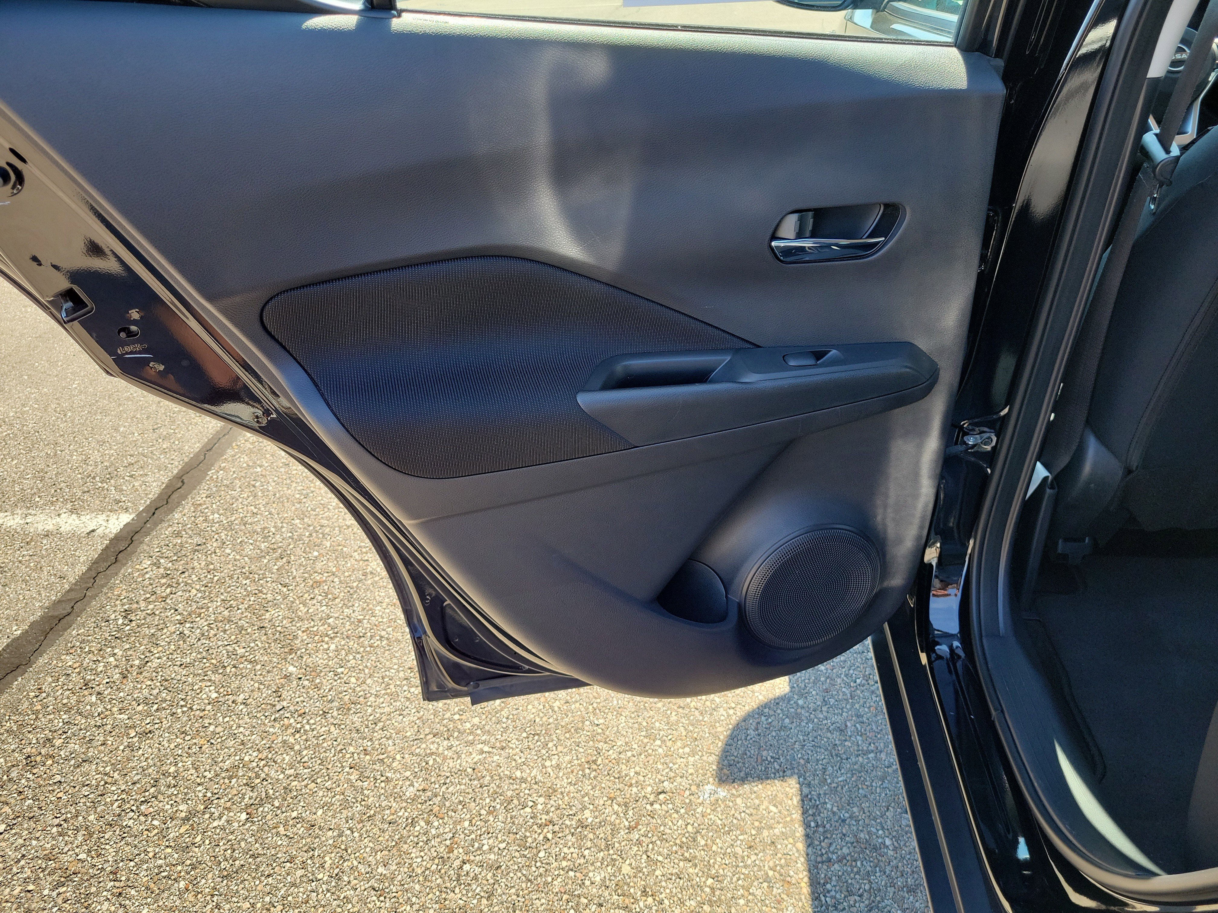 Used 2023 Nissan Kicks SV image 14