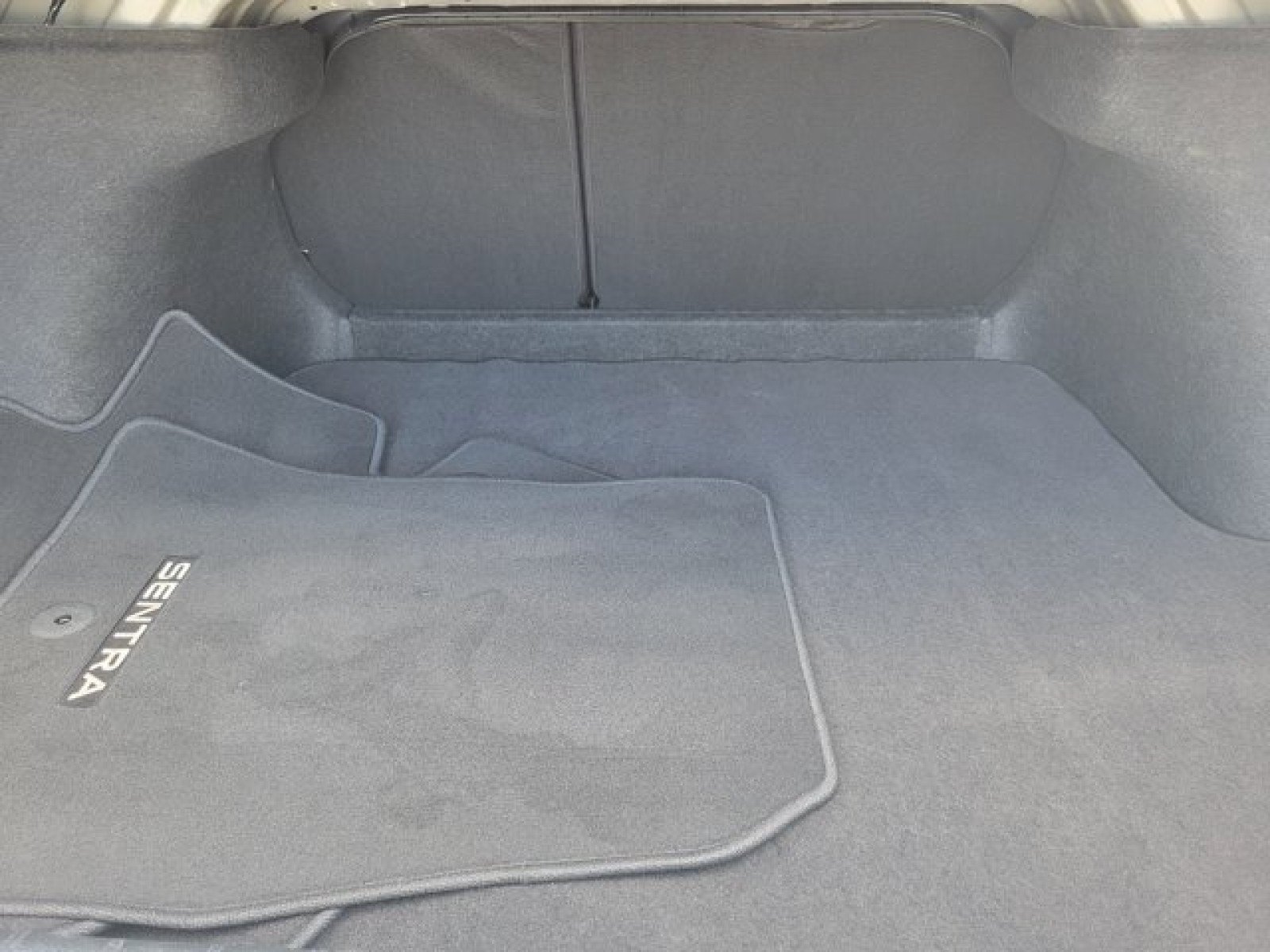 Used 2026 Nissan Sentra SR w/ Floor Mat Package FWD image 8