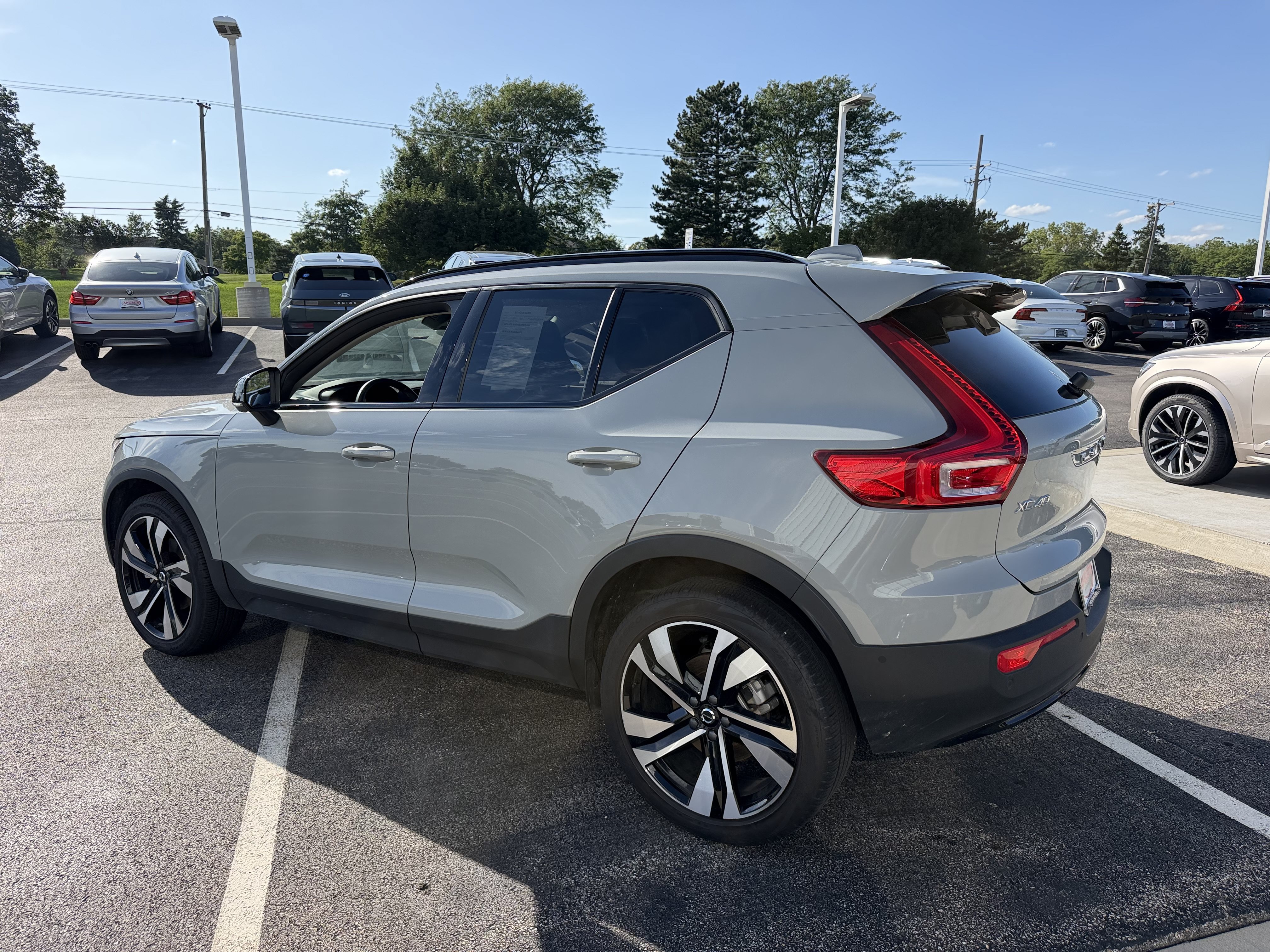 Used 2024 Volvo XC40 B5 Ultimate w/ Protection Package Premier AWD/4WD image 5
