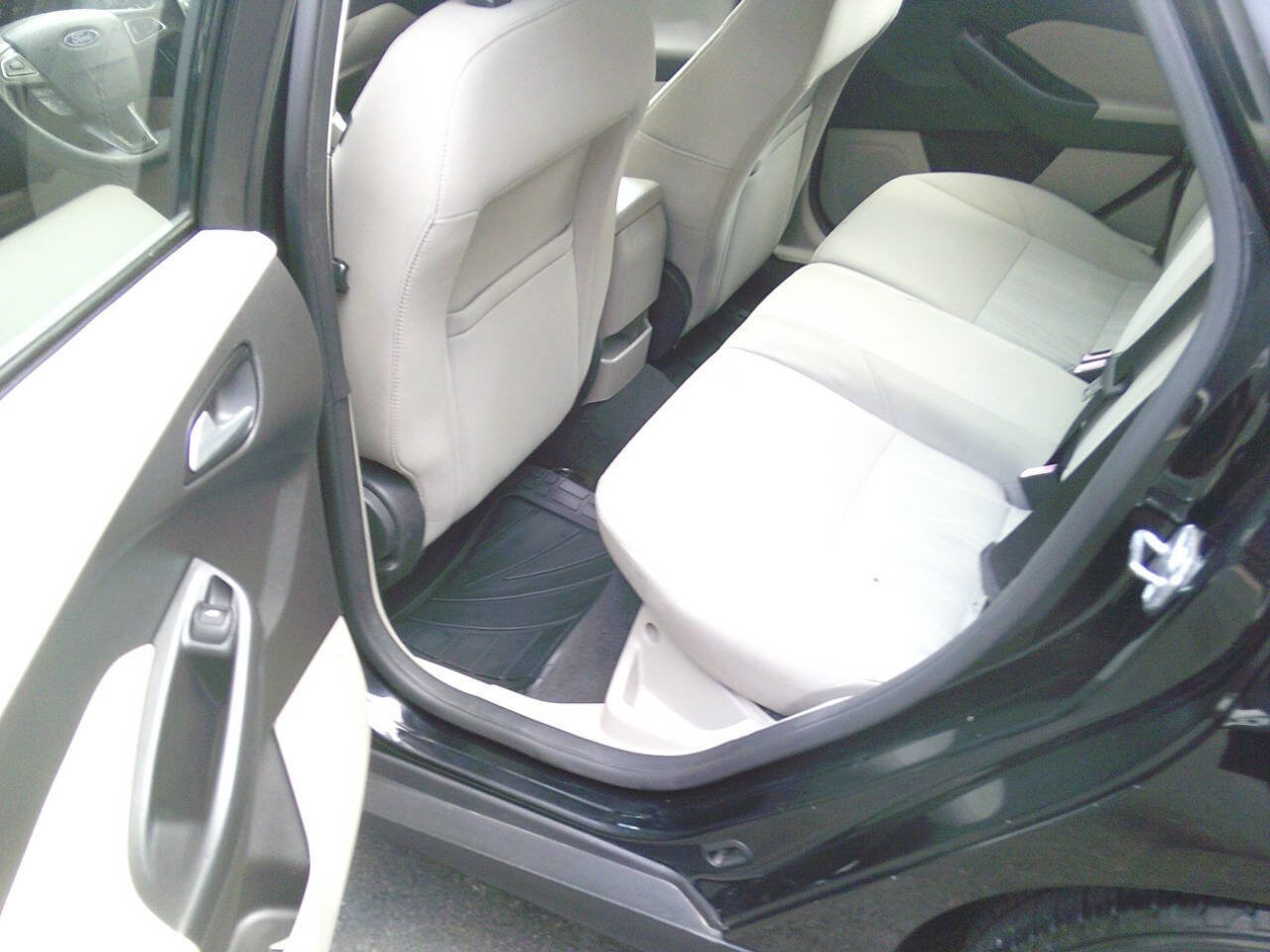Used 2016 Ford Focus SE image 8