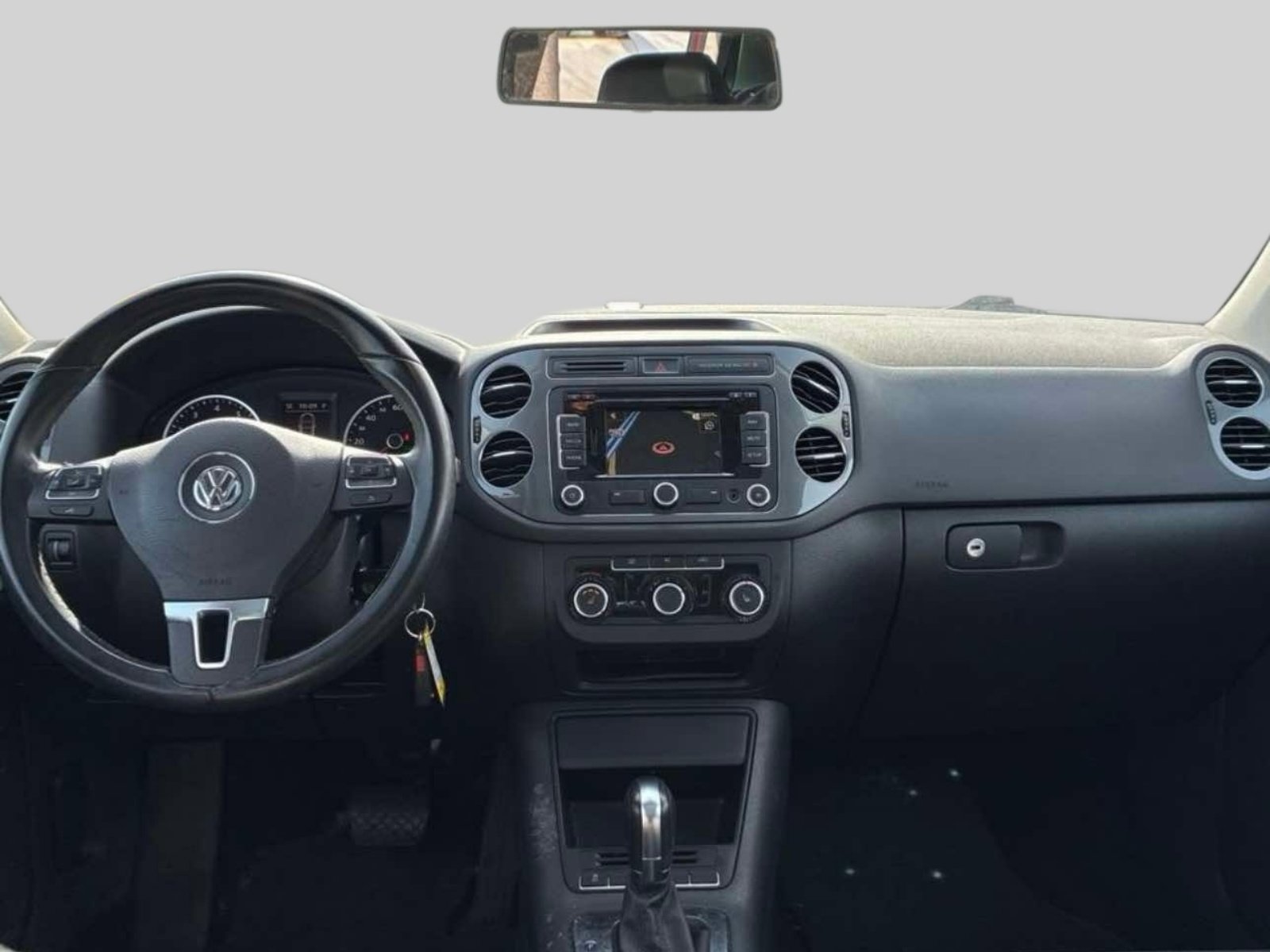 Used 2012 Volkswagen Tiguan S image 4