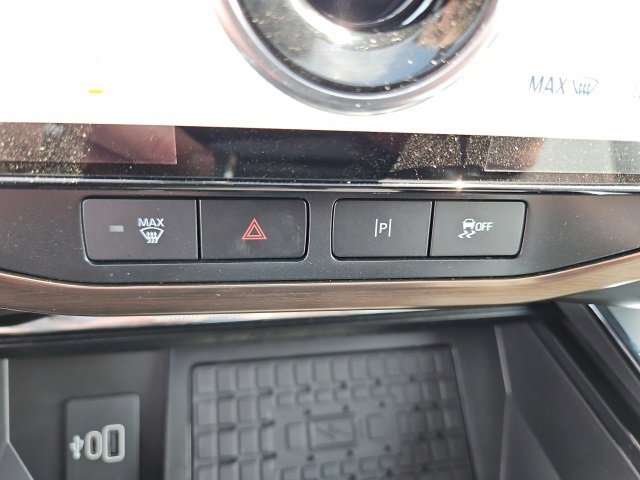 New 2025 Ford F150 Lightning Lariat image 28