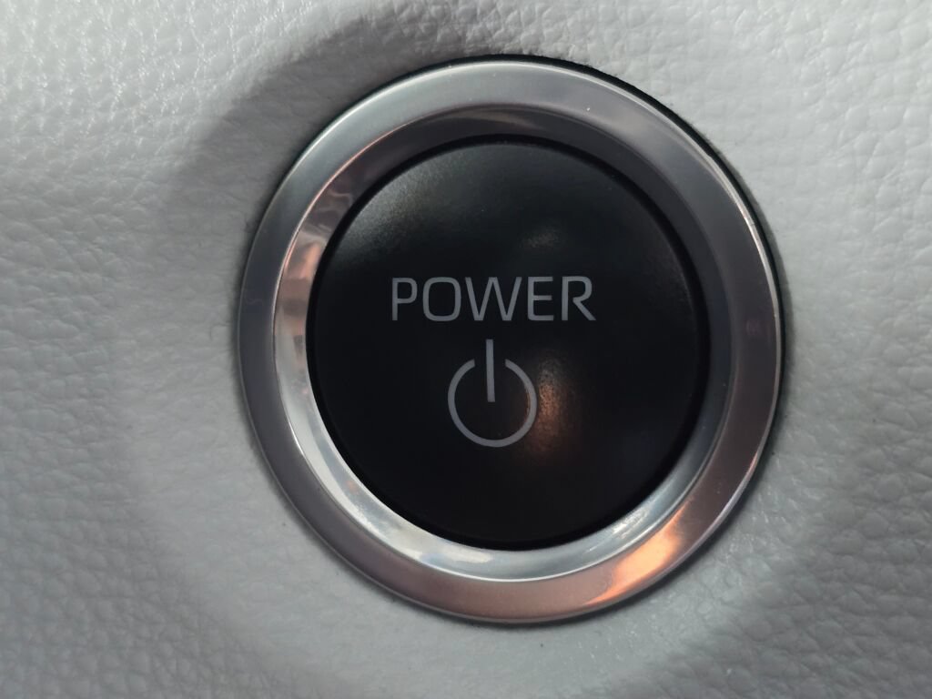 Used 2024 Toyota Corolla SE w/ SE Package FWD image 33