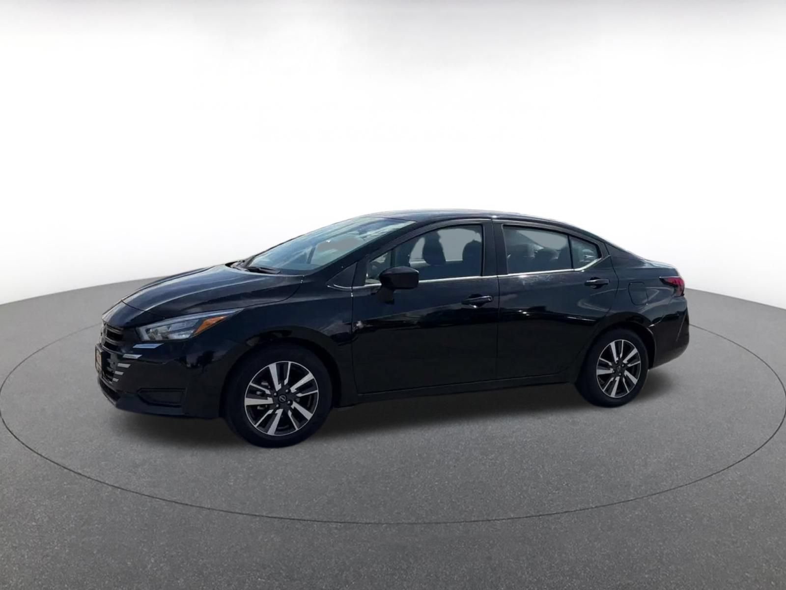 Used 2025 Nissan Versa SV FWD image 7