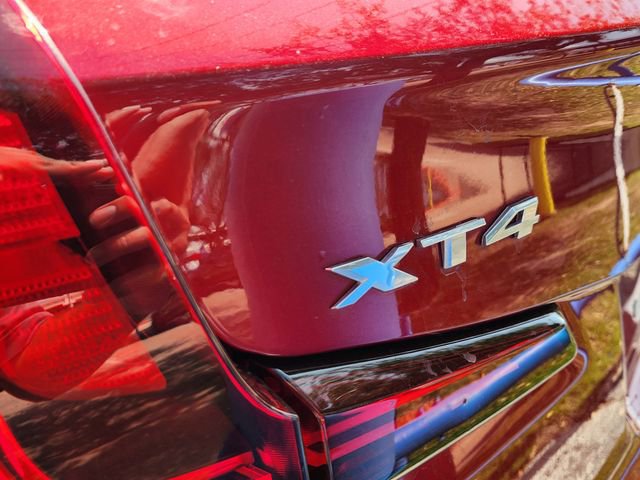 Used 2024 Cadillac XT4 Luxury w/ Cold Weather Package image 9