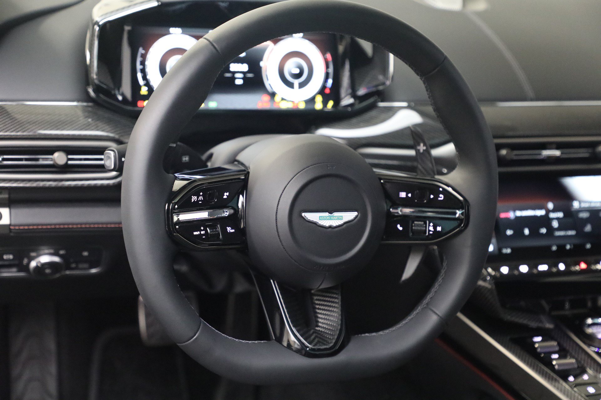 Used 2026 Aston Martin Vanquish RWD image 22