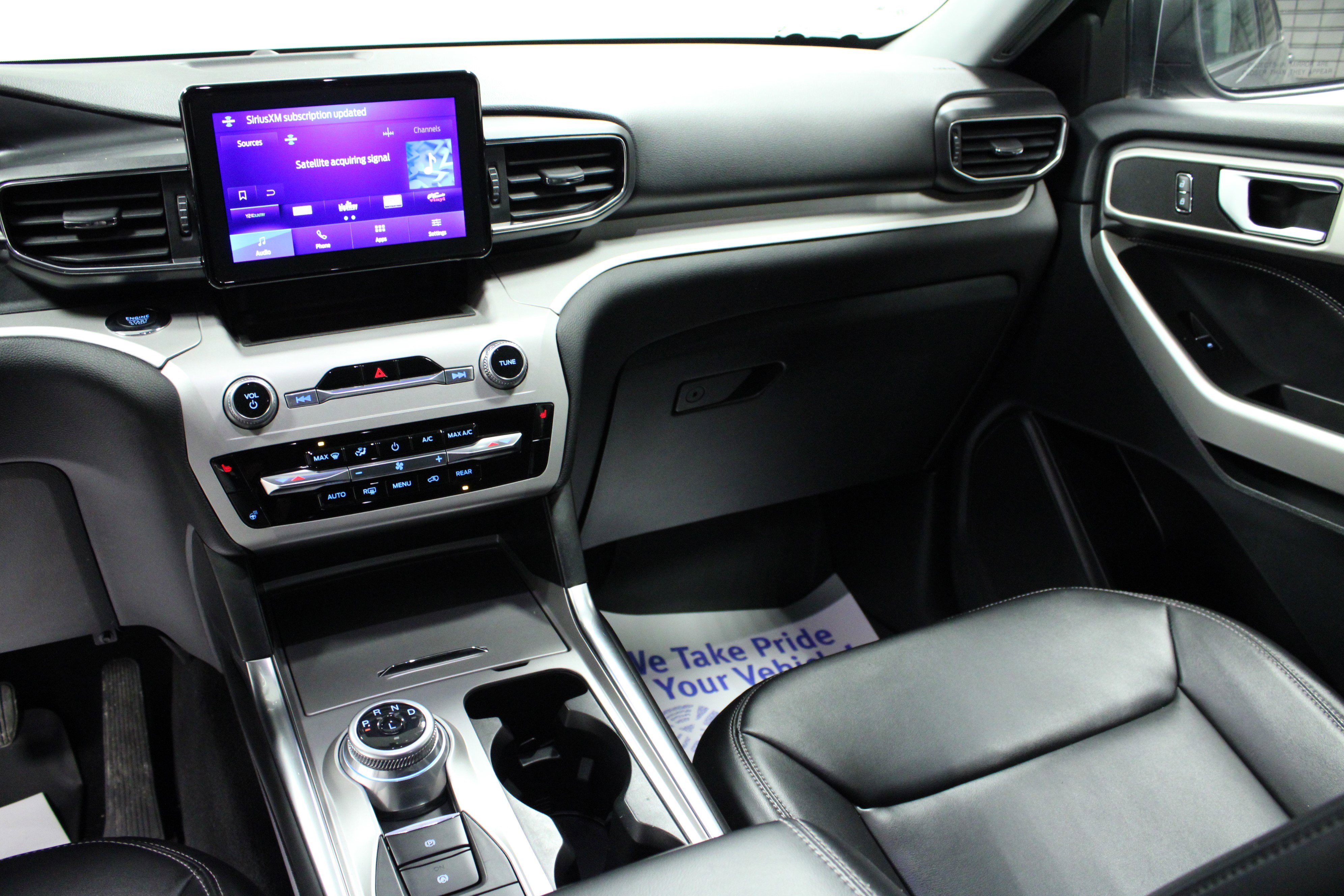 Used 2023 Ford Explorer XLT w/ Equipment Group 202A image 20