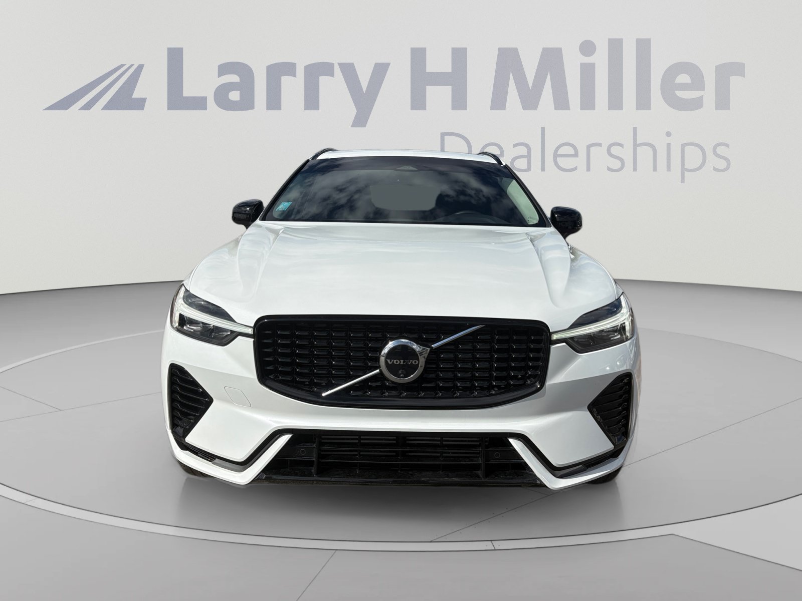 Used 2024 Volvo XC60 T8 Plus AWD/4WD image 8
