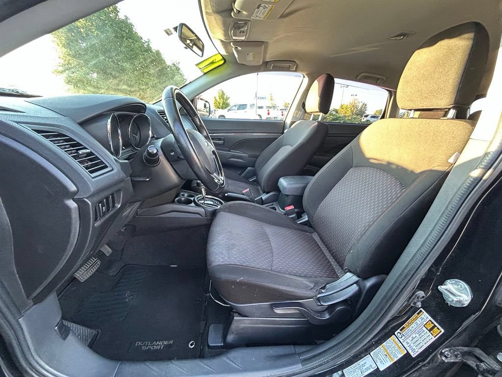 Used 2017 Mitsubishi Outlander Sport SE FWD image 11