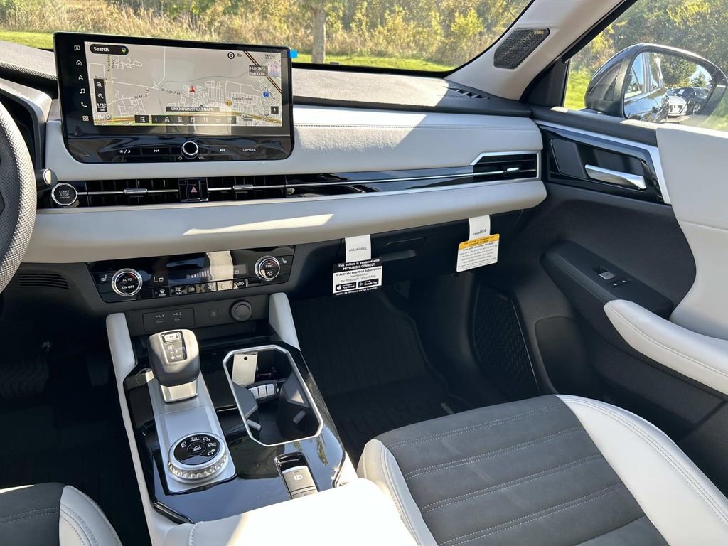 New 2025 Mitsubishi Outlander SE image 17