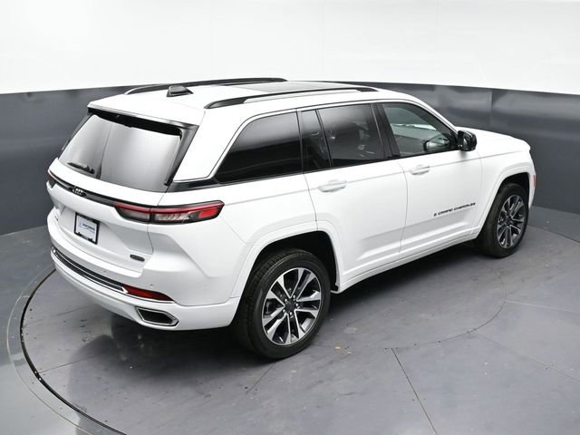 Used 2023 Jeep Grand Cherokee Overland w/ Luxury Tech Group IV AWD/4WD image 40