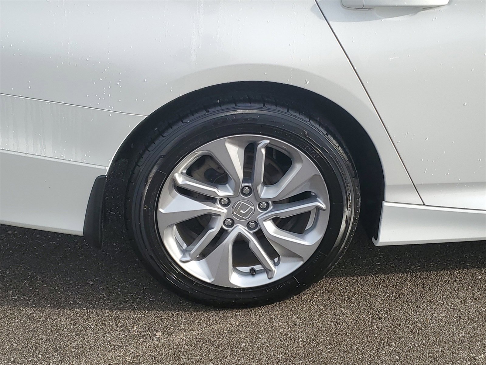 Used 2018 Honda Accord LX image 5