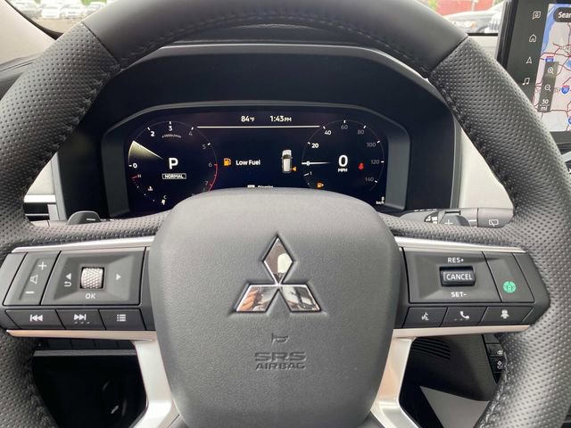 New 2025 Mitsubishi Outlander AWD image 15