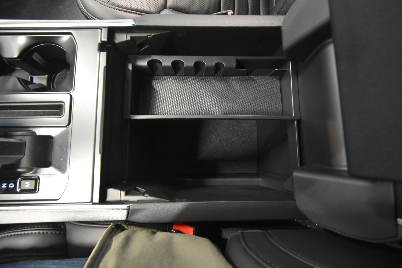 New 2025 Ford F150 Platinum w/ Equipment Group 702A High image 15