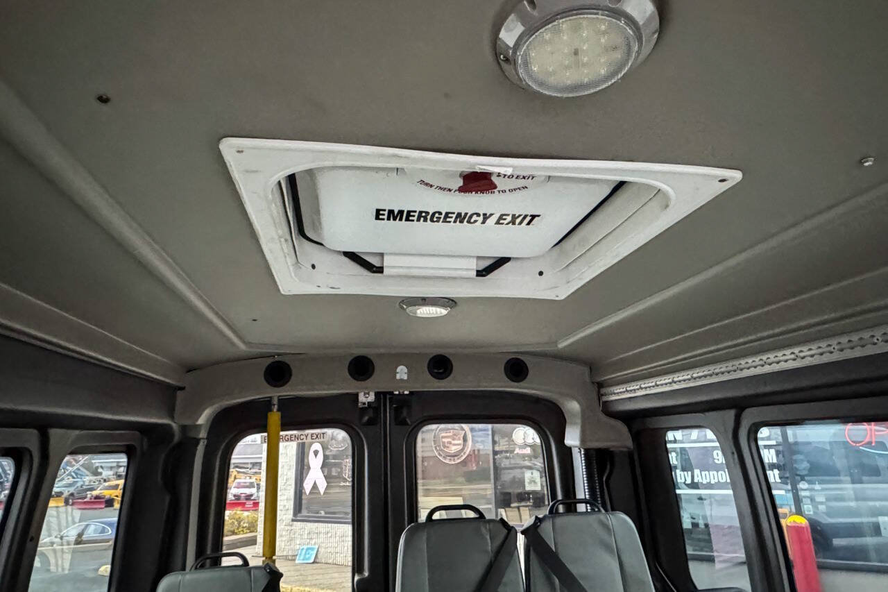 Used 2016 Ford Transit 250 148 Medium Roof RWD image 25