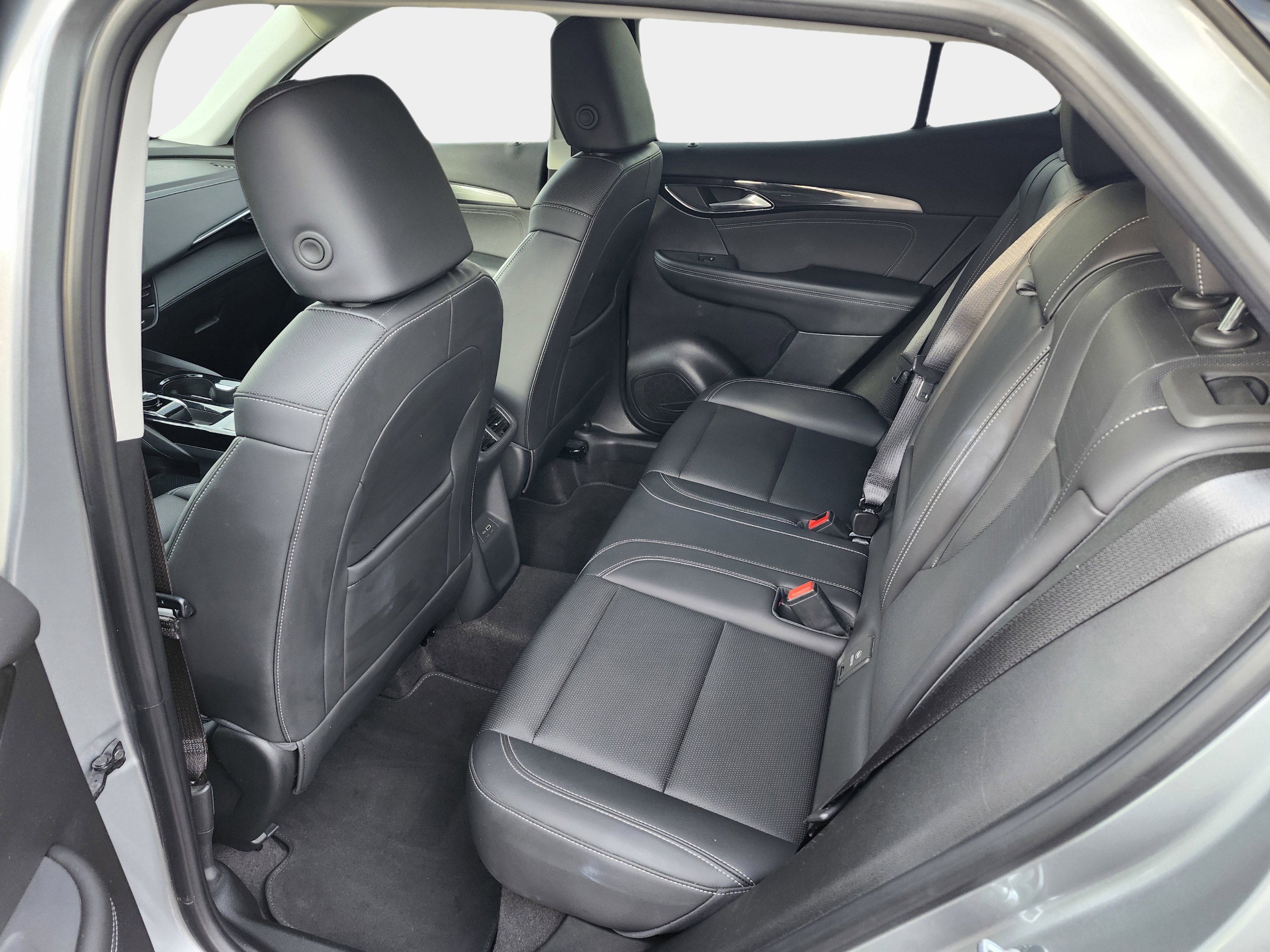 Used 2025 Buick Envision Preferred image 28