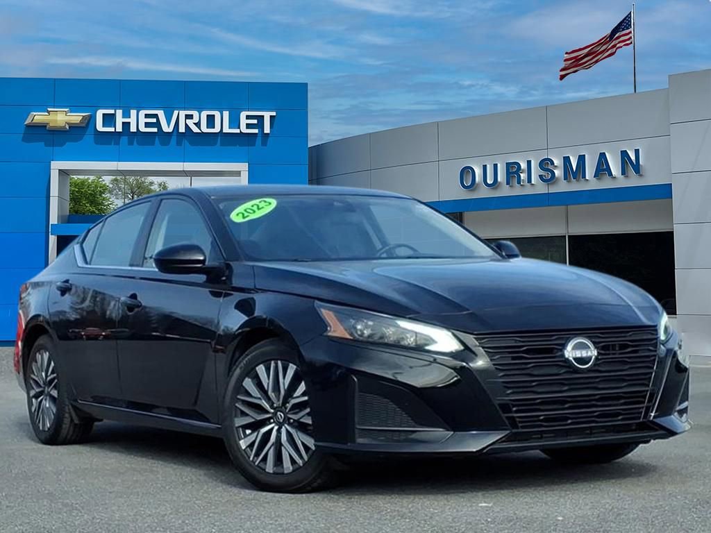 Used 2023 Nissan Altima 2.5 SV