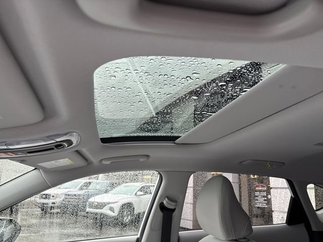 Used 2025 Hyundai Kona Limited image 12