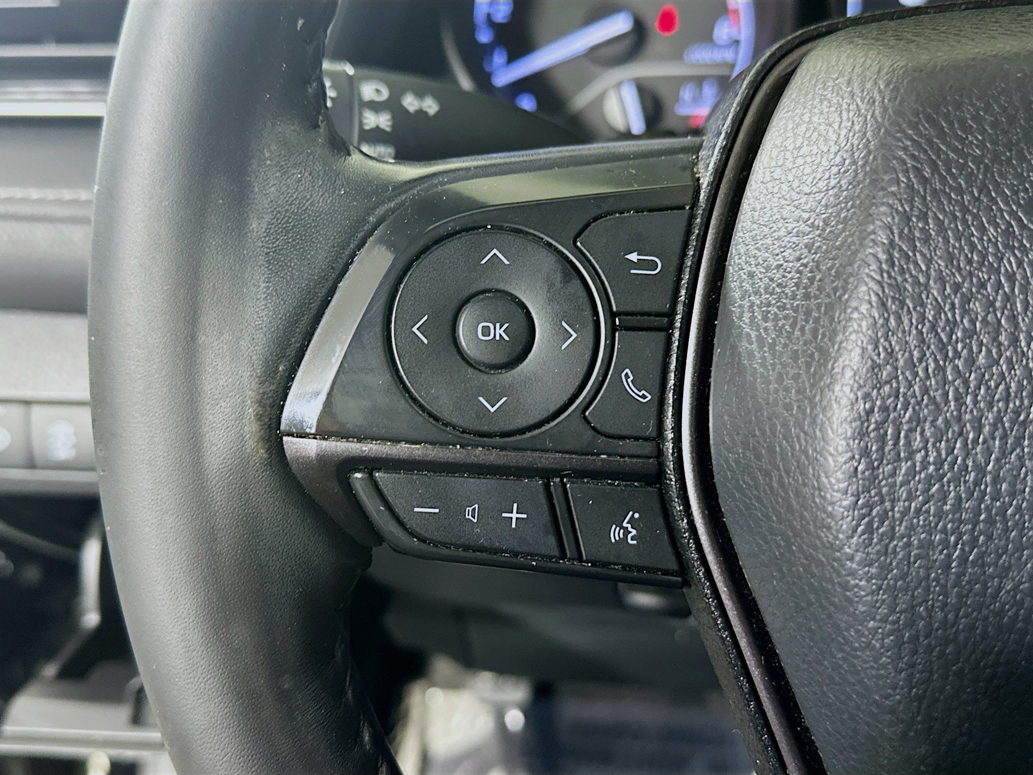 Used 2023 Toyota Camry SE w/ Cold Weather Package FWD image 16