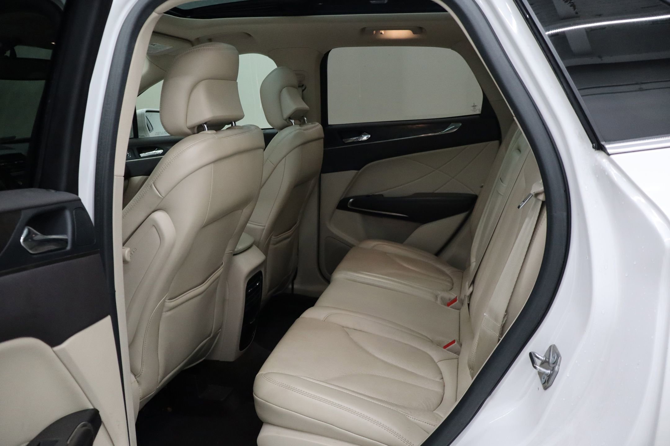 Used 2017 Lincoln MKC Reserve FWD image 27