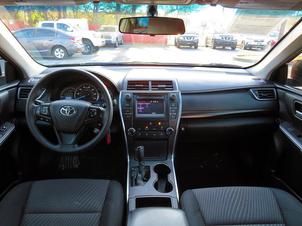 Used 2015 Toyota Camry LE image 22