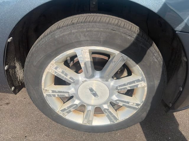Used 2012 Lincoln MKZ FWD image 4