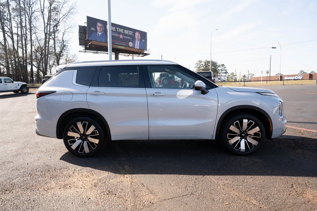 New 2026 Mitsubishi Outlander SEL FWD image 5