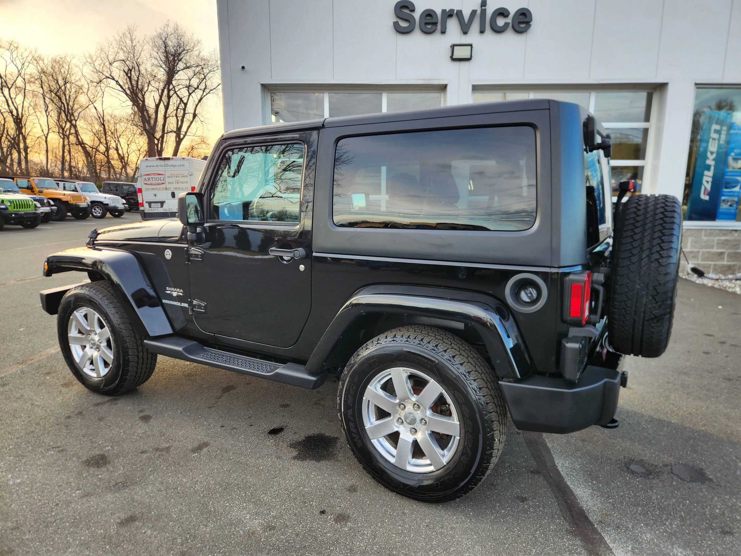 Used 2017 Jeep Wrangler Sahara image 9