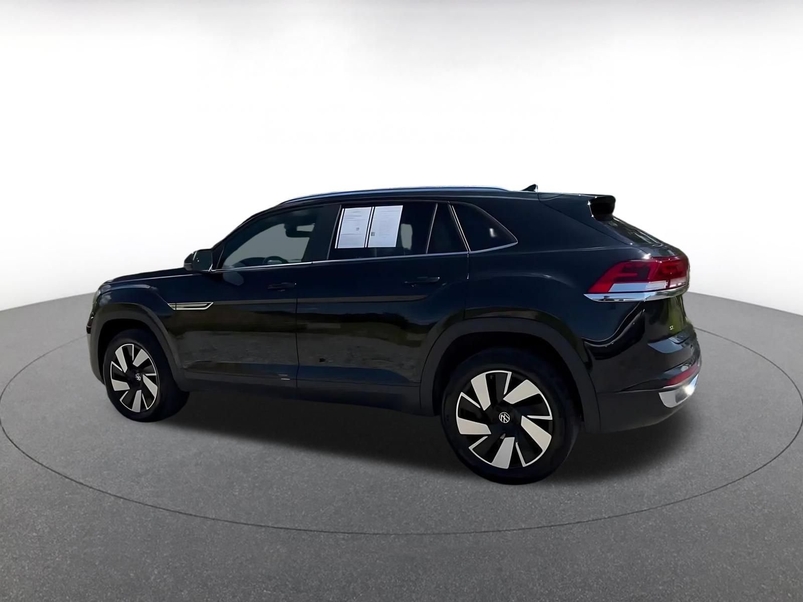Used 2026 Volkswagen Atlas Cross Sport SE FWD image 9