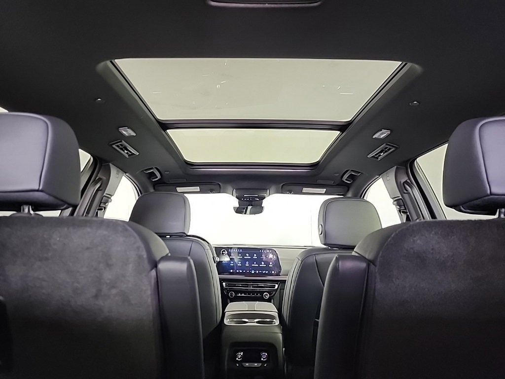 New 2026 Chevrolet Traverse RS image 19