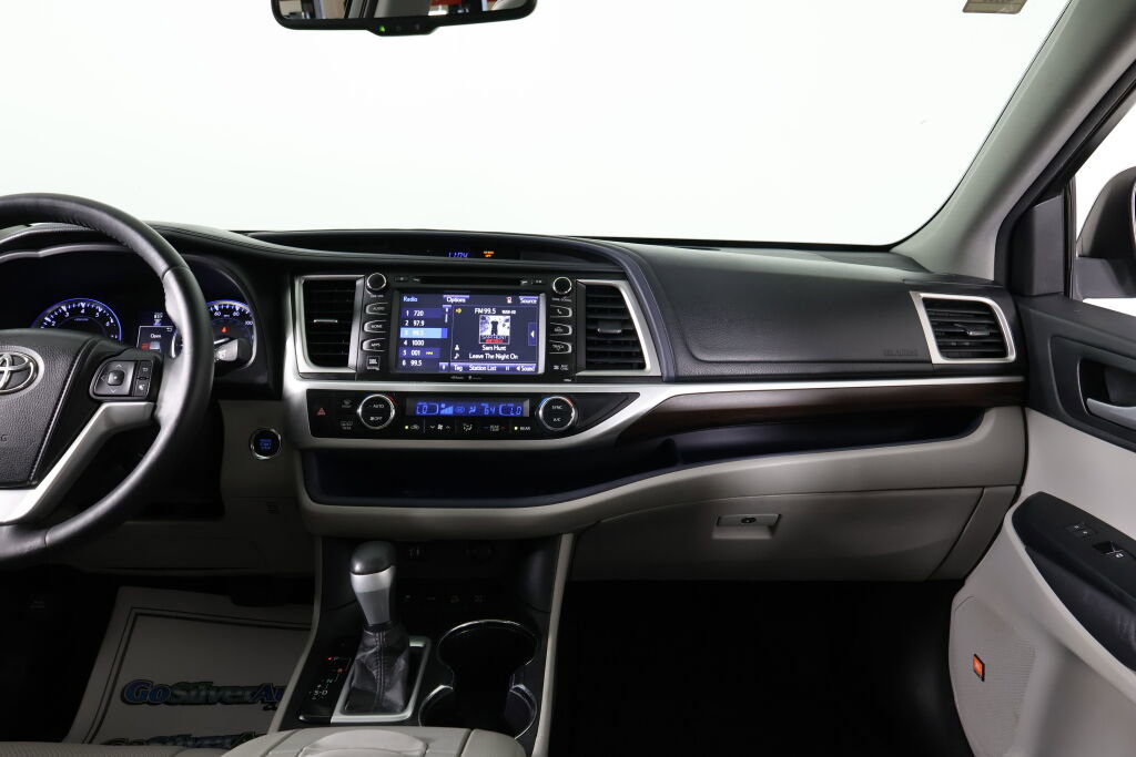 Used 2015 Toyota Highlander Limited image 31