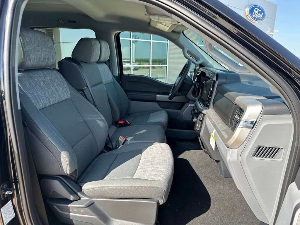 New 2026 Ford F350 XLT w/ XLT Premium Package AWD/4WD image 31