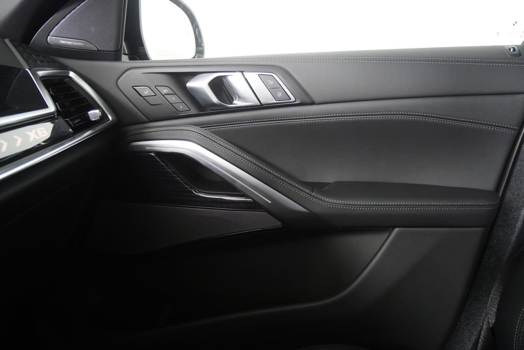 New 2026 BMW X6 xDrive40i w/ Climate Comfort Package image 23