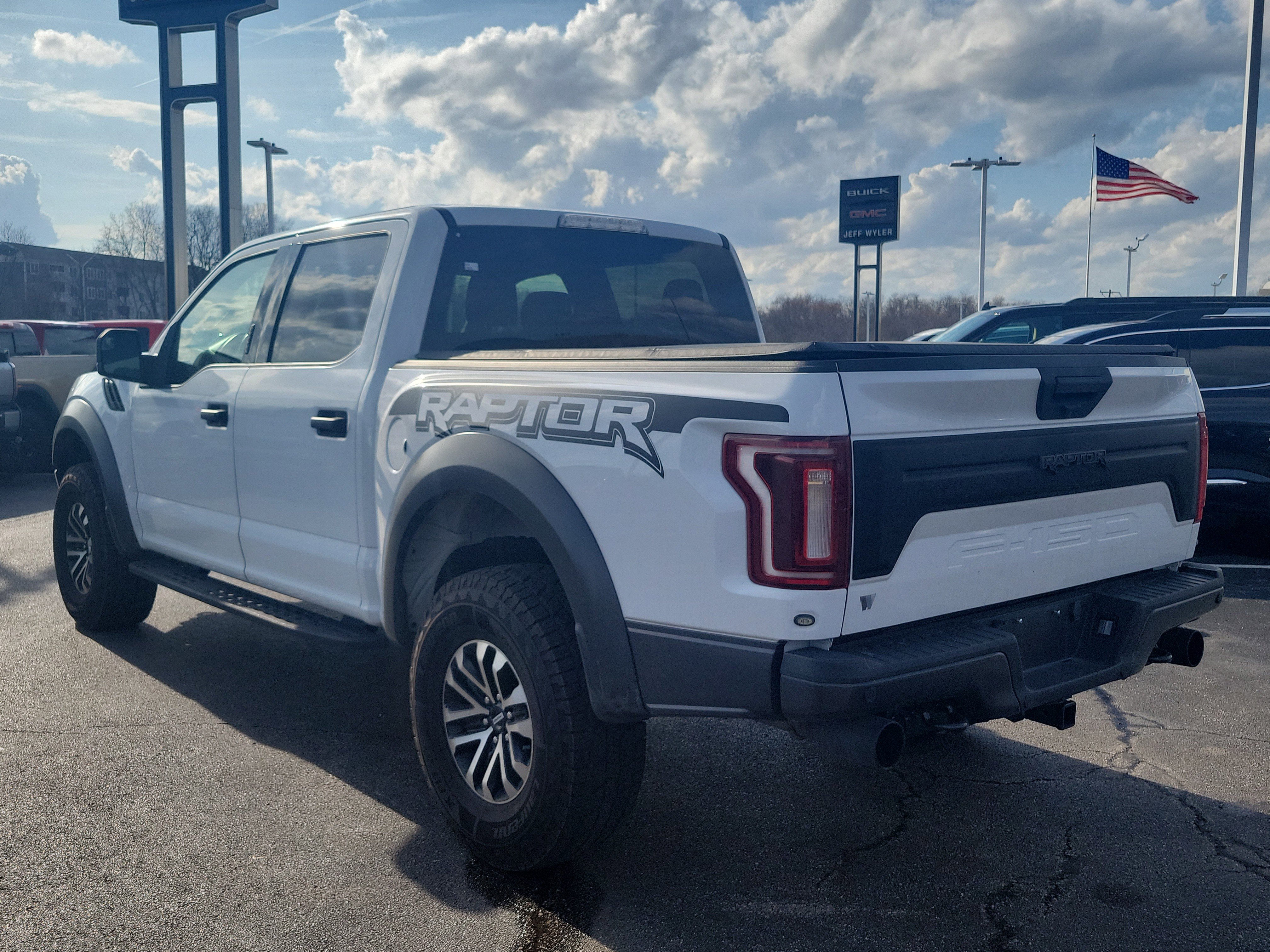 Used 2020 Ford F150 Raptor image 5