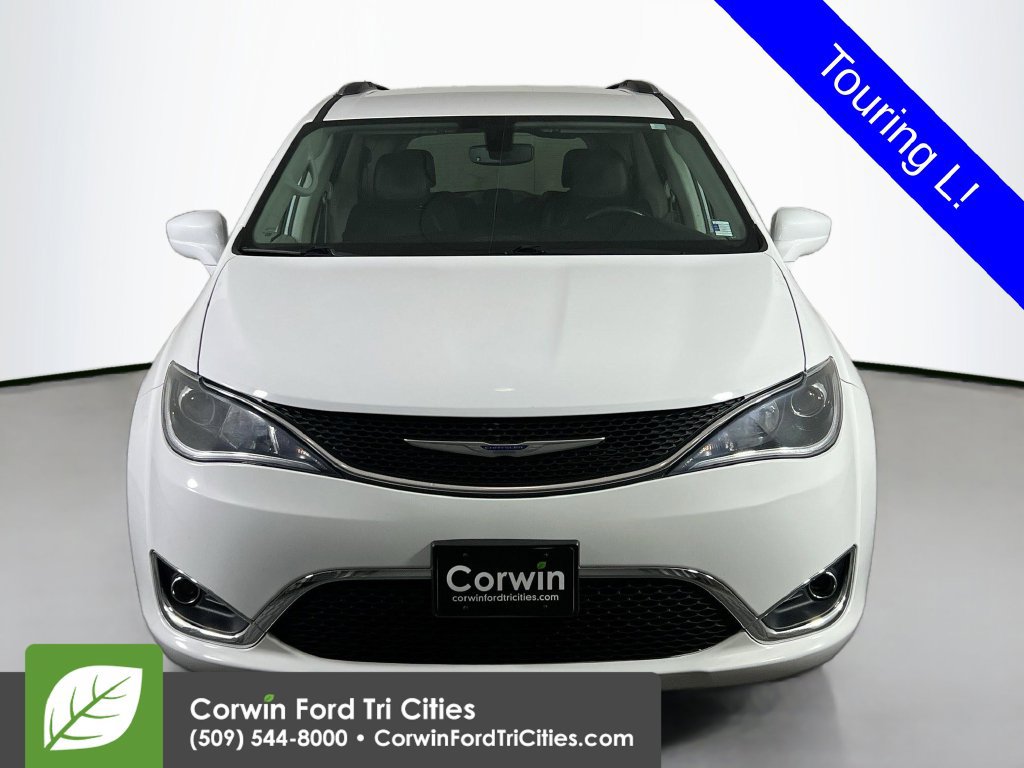 Used 2020 Chrysler Pacifica Touring-L FWD image 4
