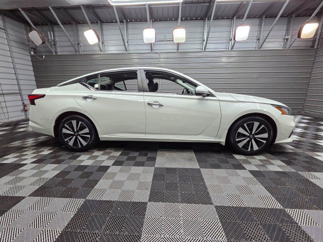 Used 2022 Nissan Altima 2.5 SV w/ SV Premium Package FWD image 9